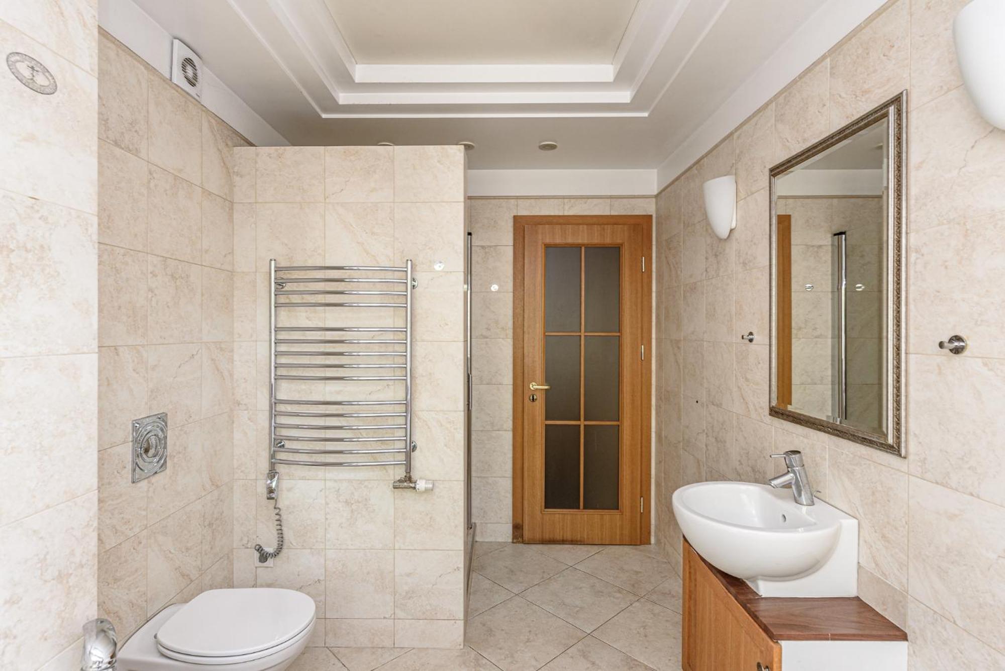 Jacuzzi Apartments X Free Parking X Self Check-In 24X7 By H&H Vilnius Luaran gambar
